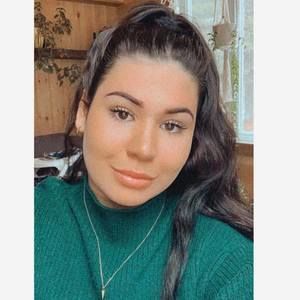 Meet your Posher, Claudia